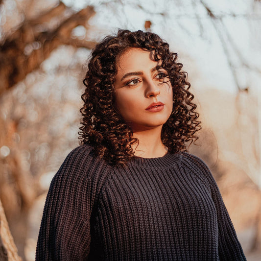 Coloration des cheveux frisés, quelles solutions pour les meilleurs résultats ?